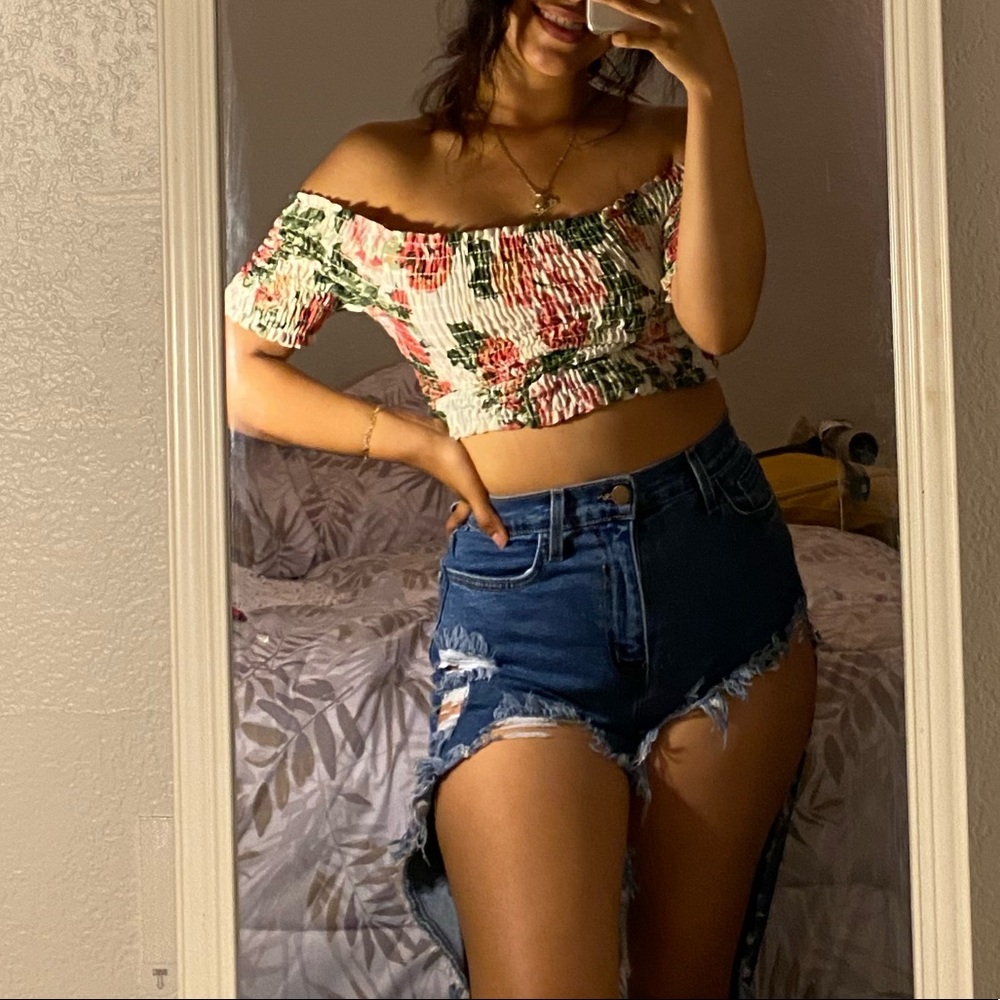 Off the shoulder crop top.